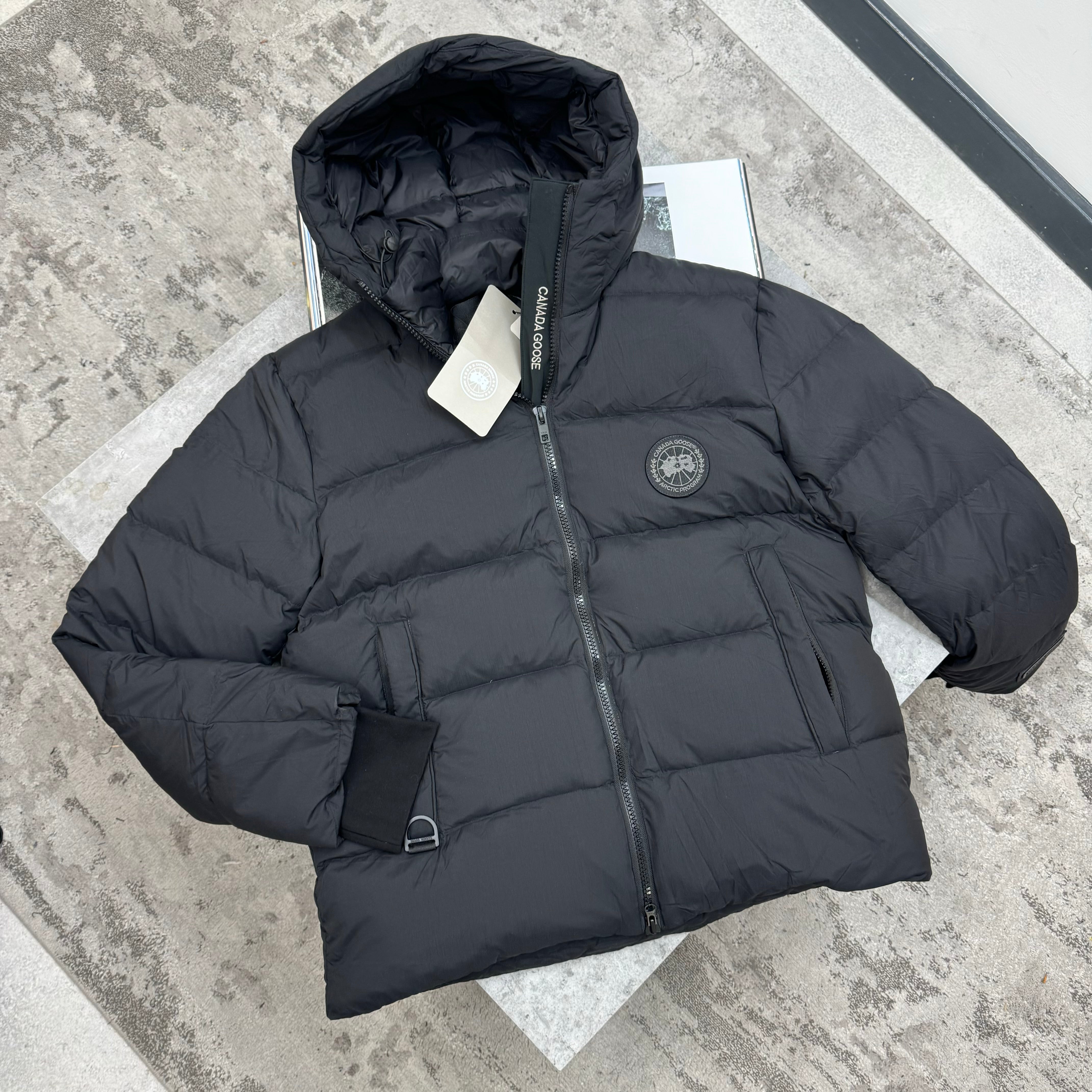 CG - BLACK BADGE COAT - BLACK