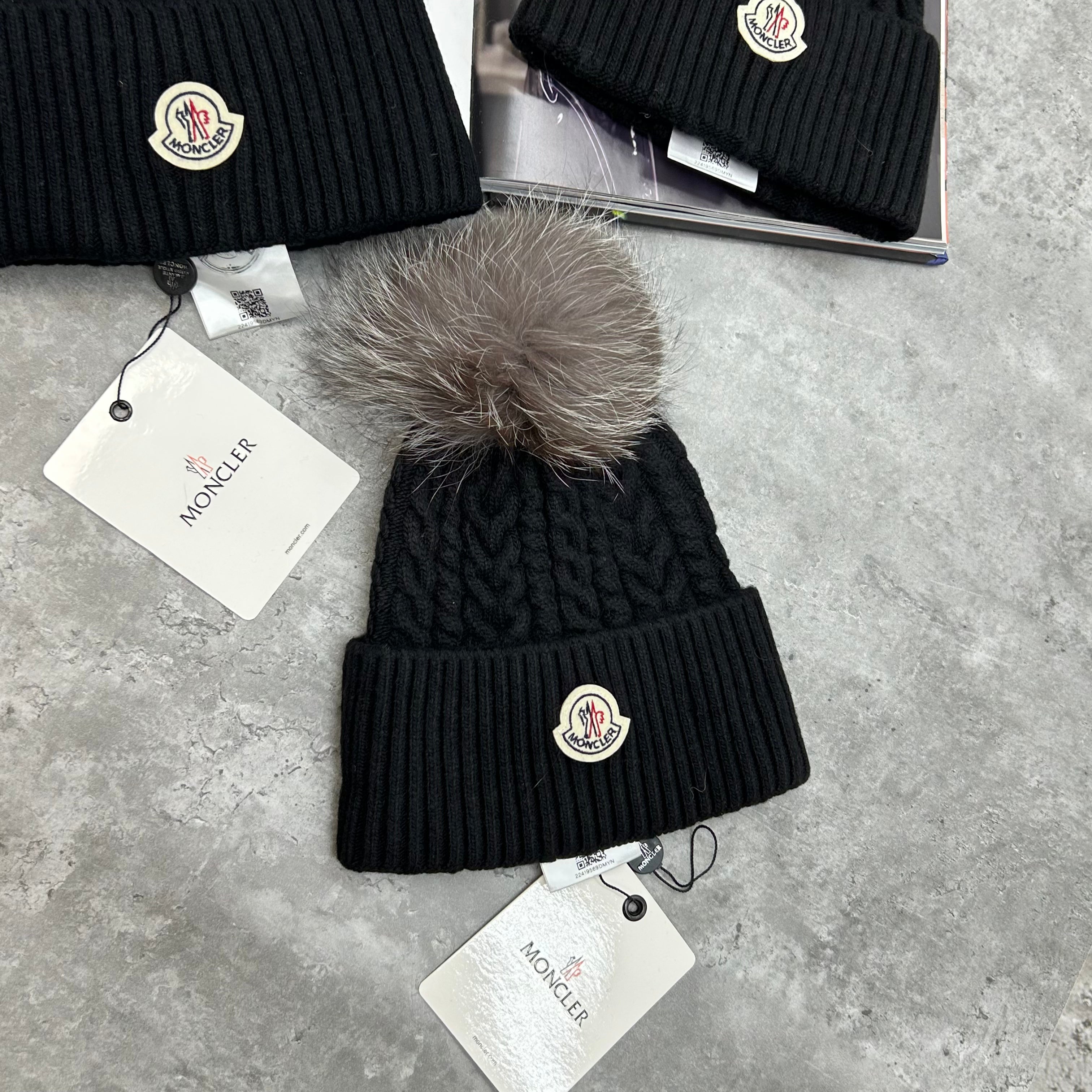 MNCLR - REAL FUR BEANIE - BLACK/GREY