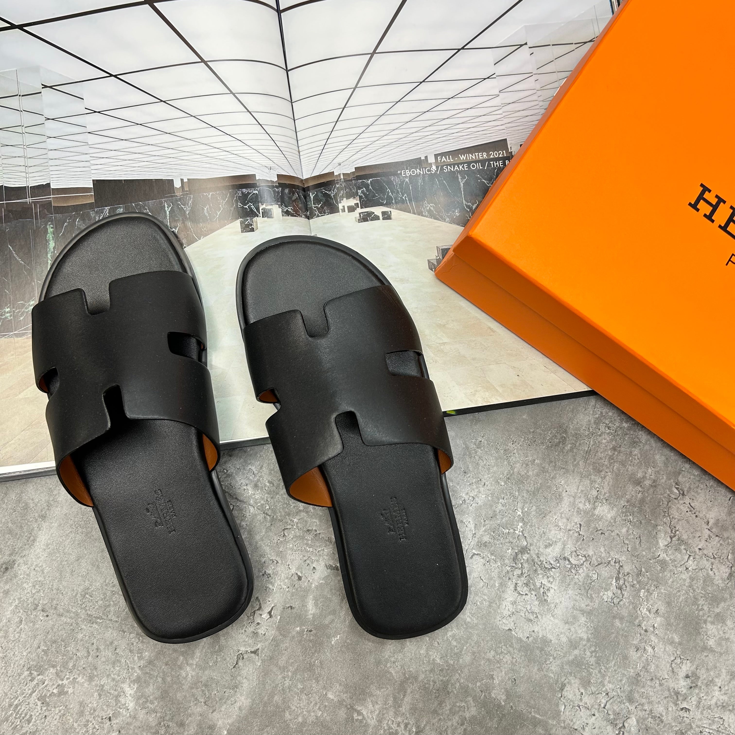 (PRE-ORDER) HERMES - SLIDES - BLACK