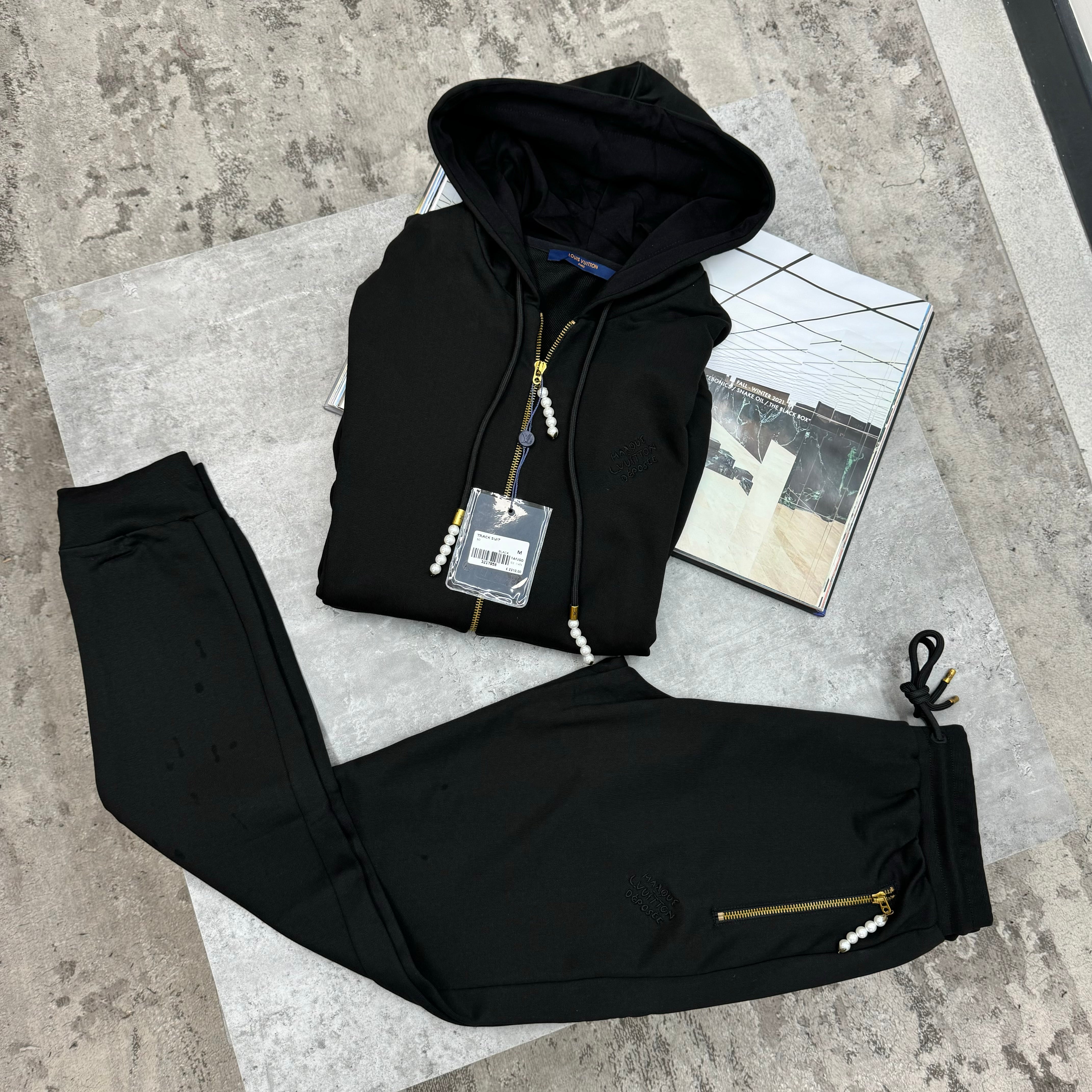 LVE - TRACKSUIT - BLACK