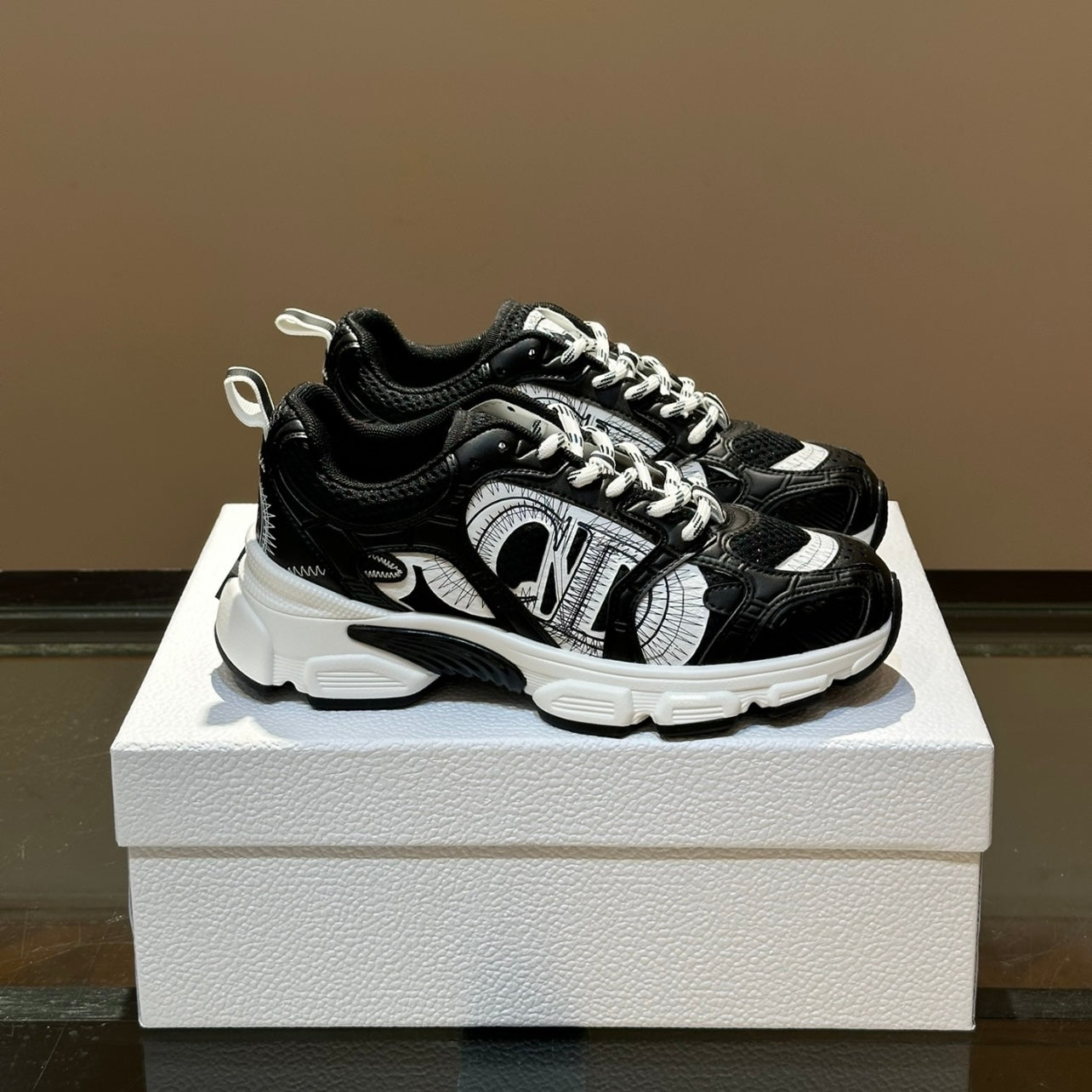 (PRE-ORDER) CD- CHRONO TRAINERS - BLACK/WHITE