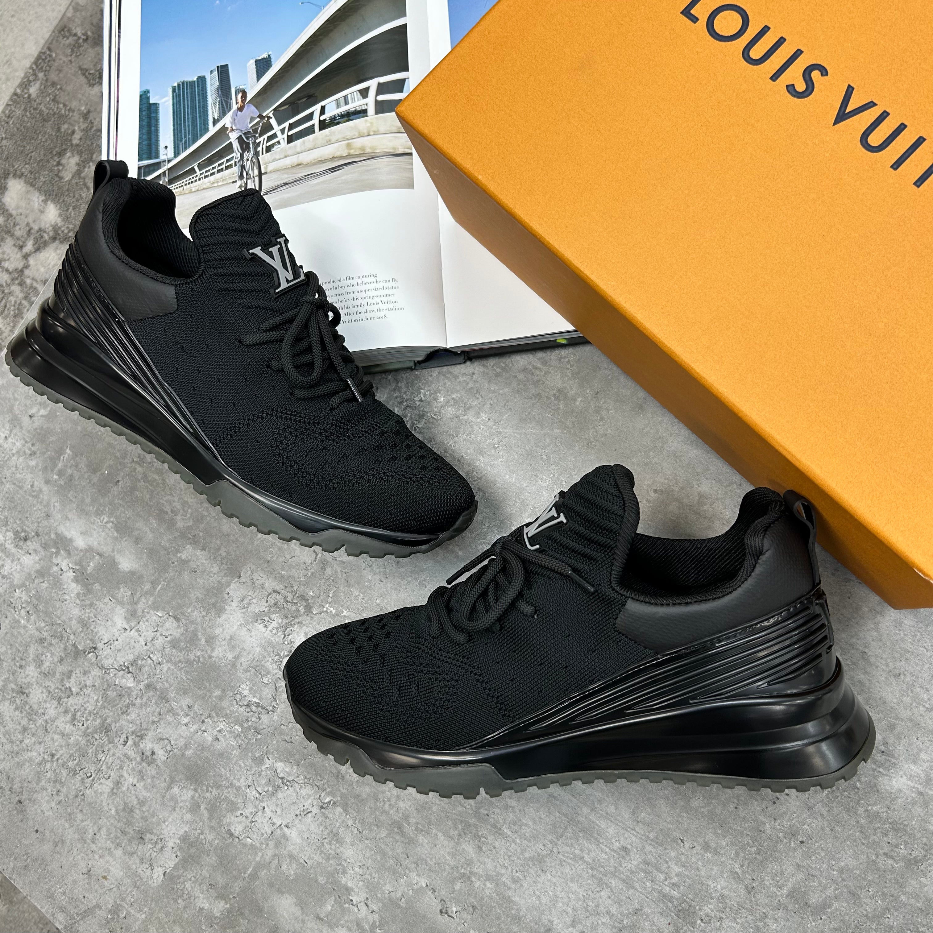 LVE - VNR TRAINER - BLACK (PRE-ORDER)