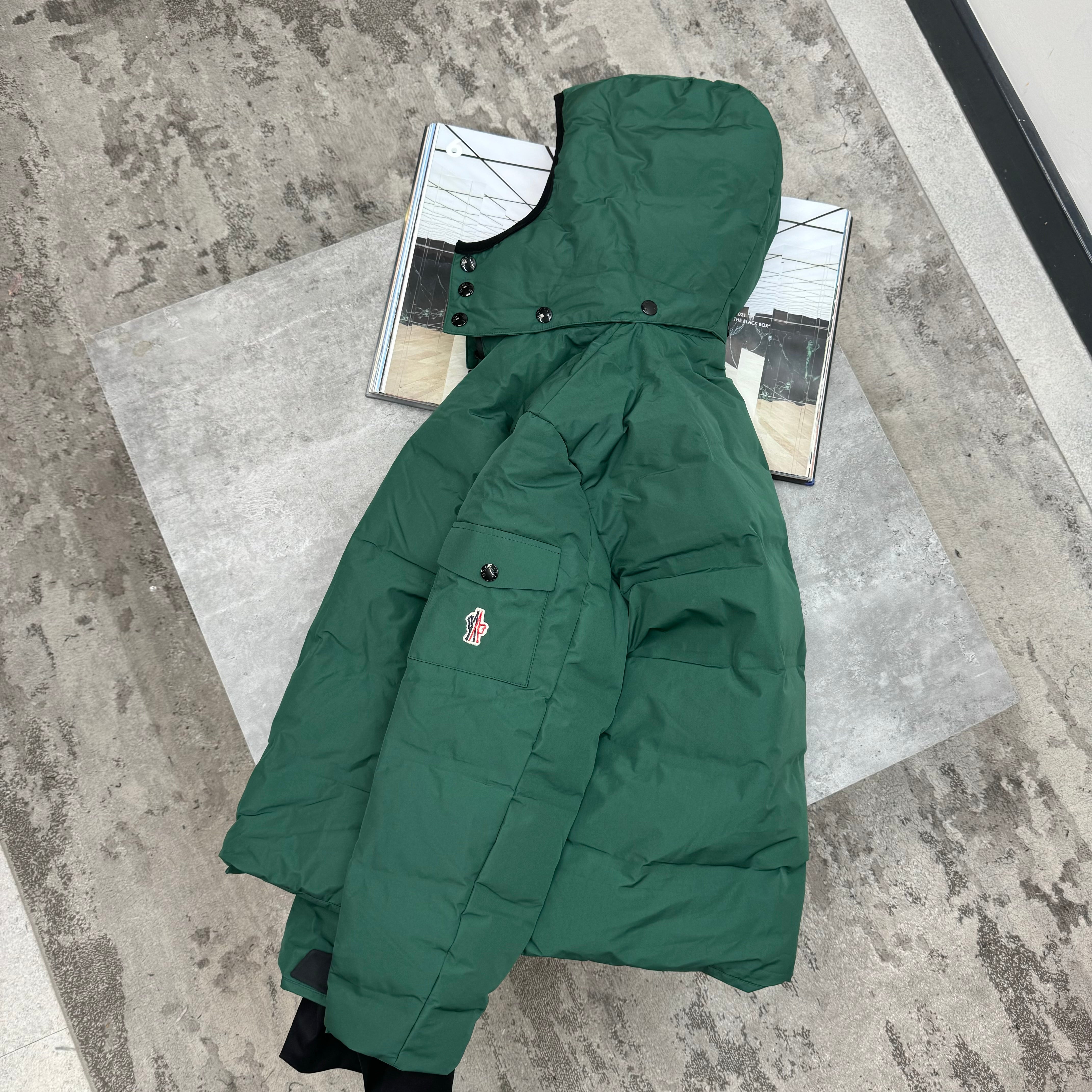 MNCLR - COAT - GREEN