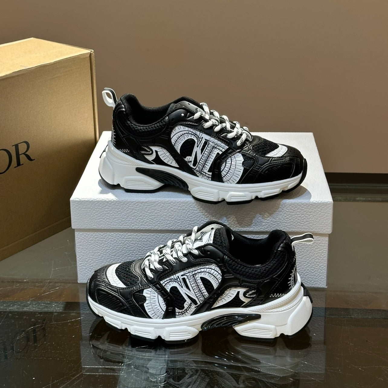 (PRE-ORDER) CD- CHRONO TRAINERS - BLACK/WHITE