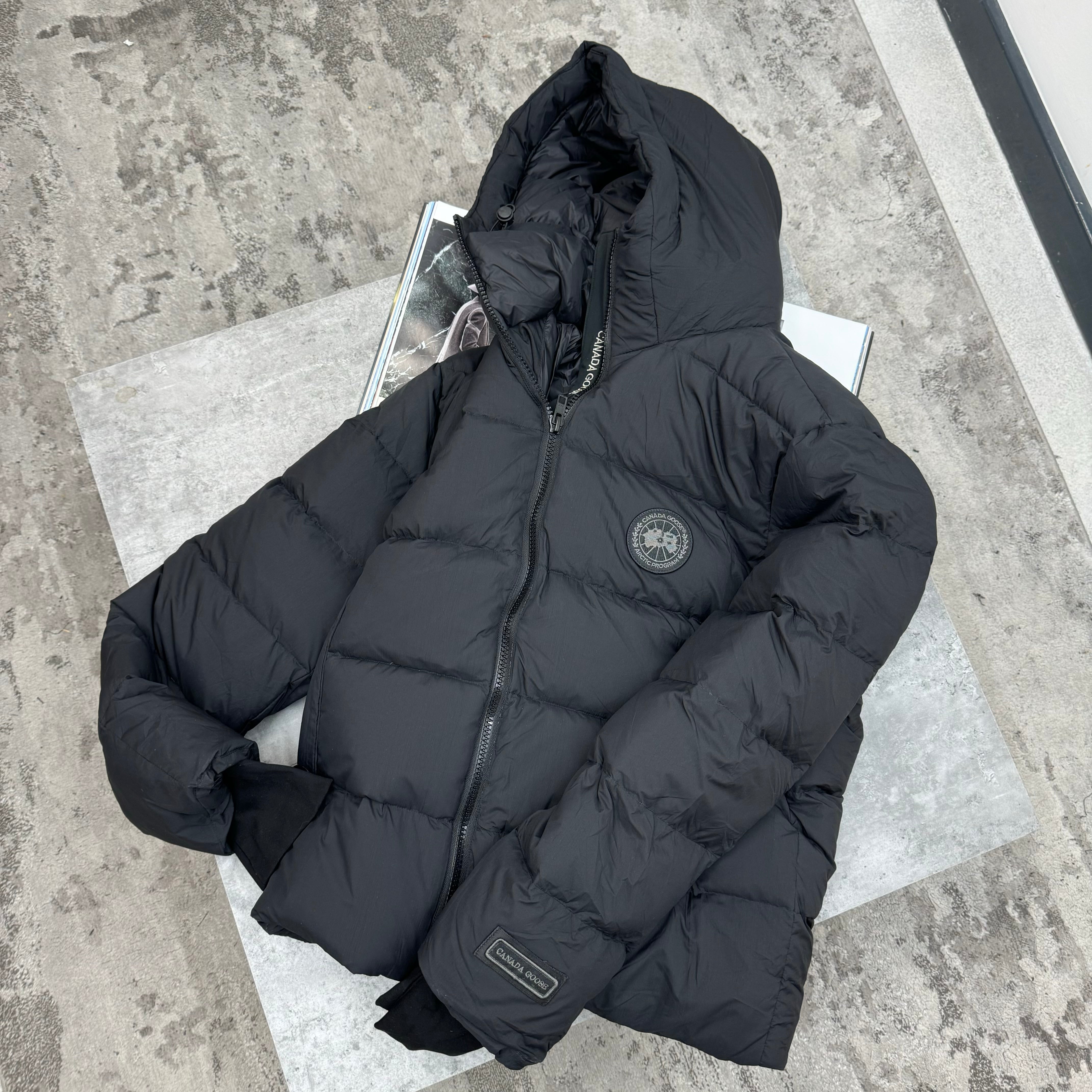 CG - BLACK BADGE COAT - BLACK