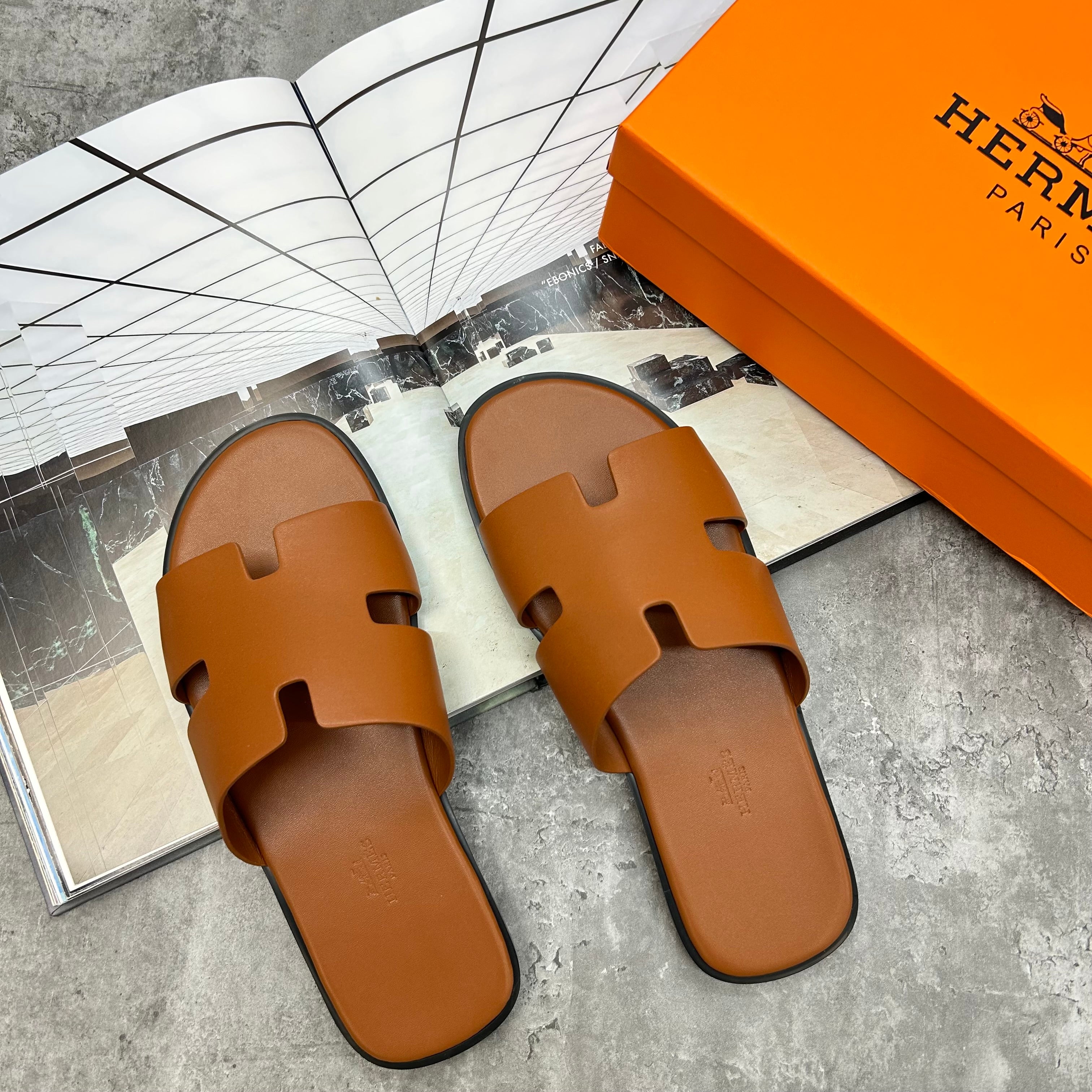 (PRE-ORDER) HERMES - SLIDES - TAN