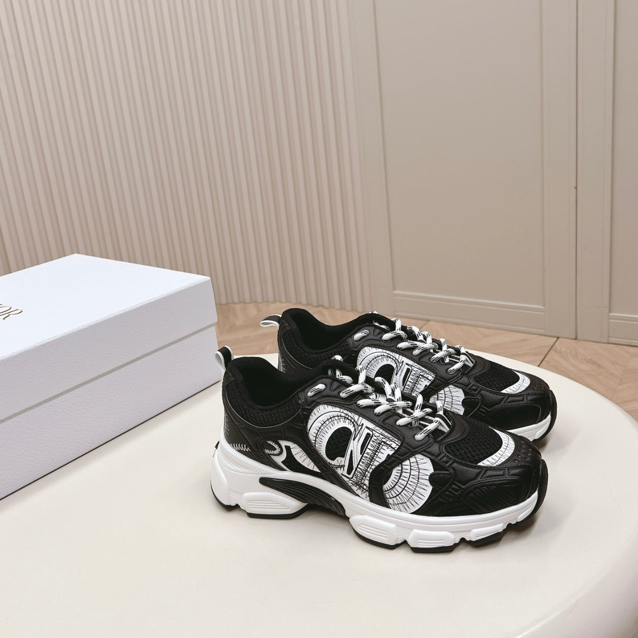 (PRE-ORDER) CD- CHRONO TRAINERS - BLACK/WHITE