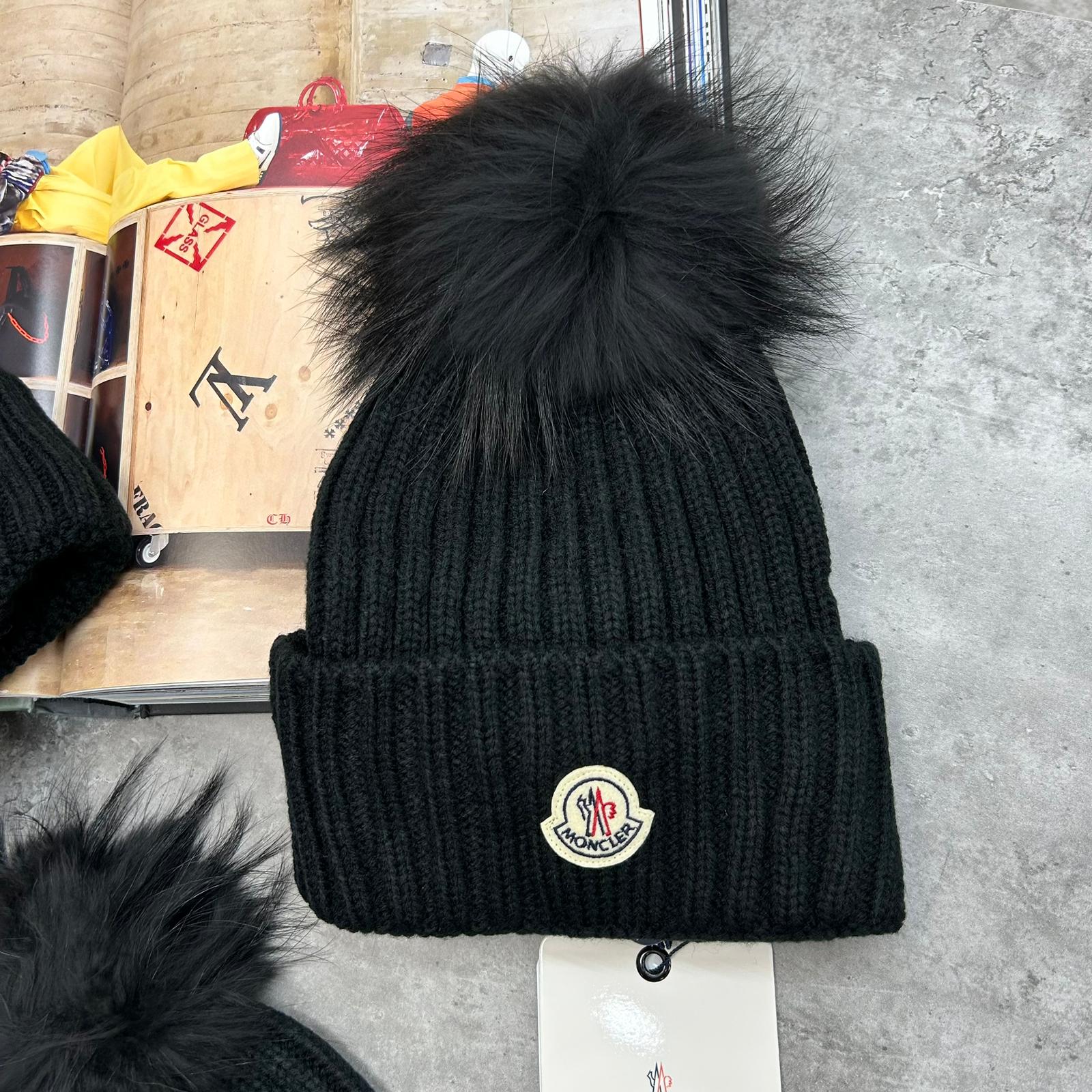 MNCLR - REAL FUR BEANIE - BLACK