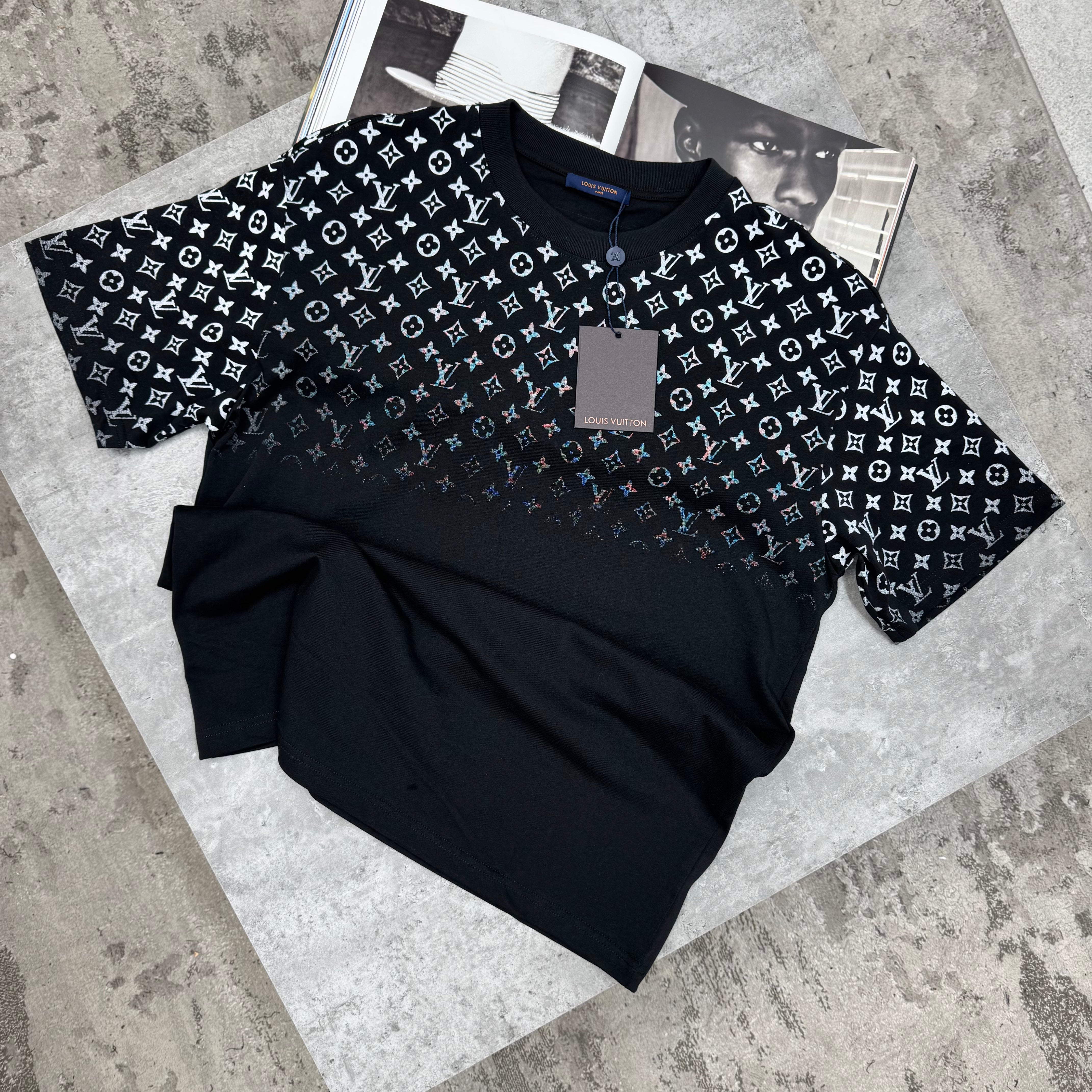 LOUIS VUITTON - MONOGRAM T-SHIRT - BLACK